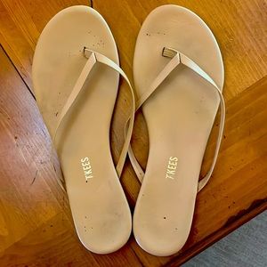 Tkees flip flops
